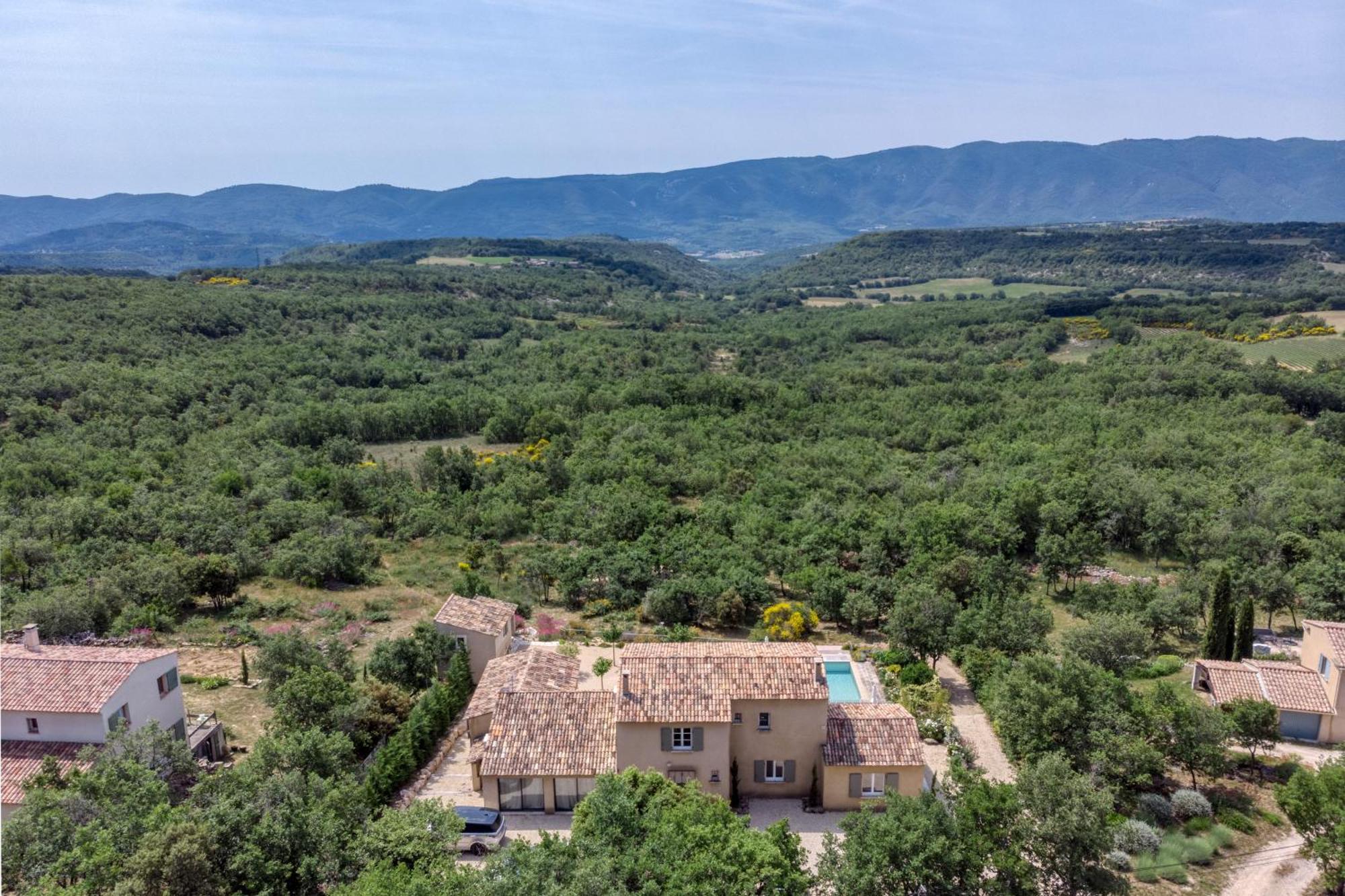 Вілла Bastide De Viens - Vue Luberon, Piscine Chauffee, Boulodrome Екстер'єр фото