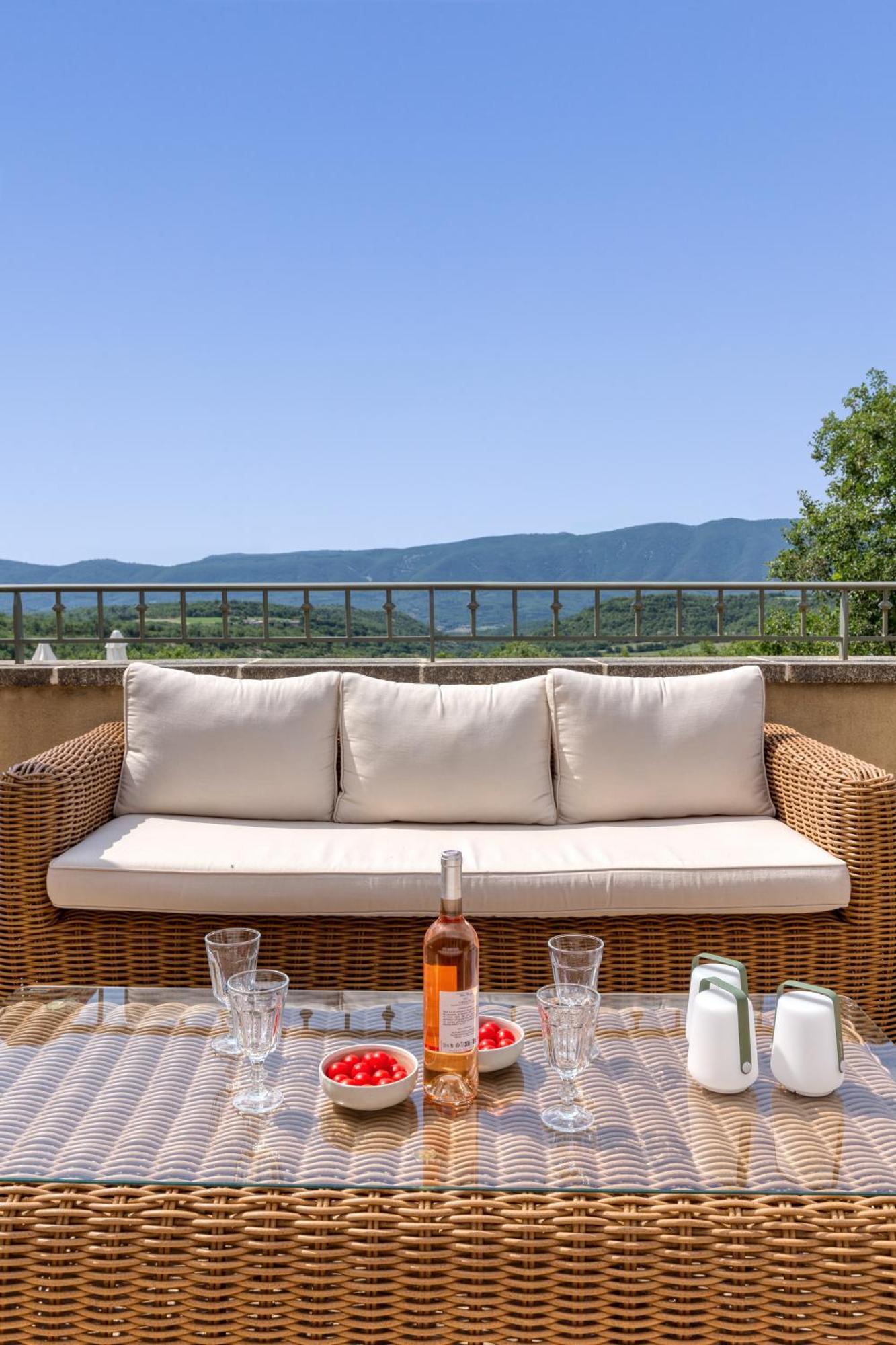 Вілла Bastide De Viens - Vue Luberon, Piscine Chauffee, Boulodrome Екстер'єр фото